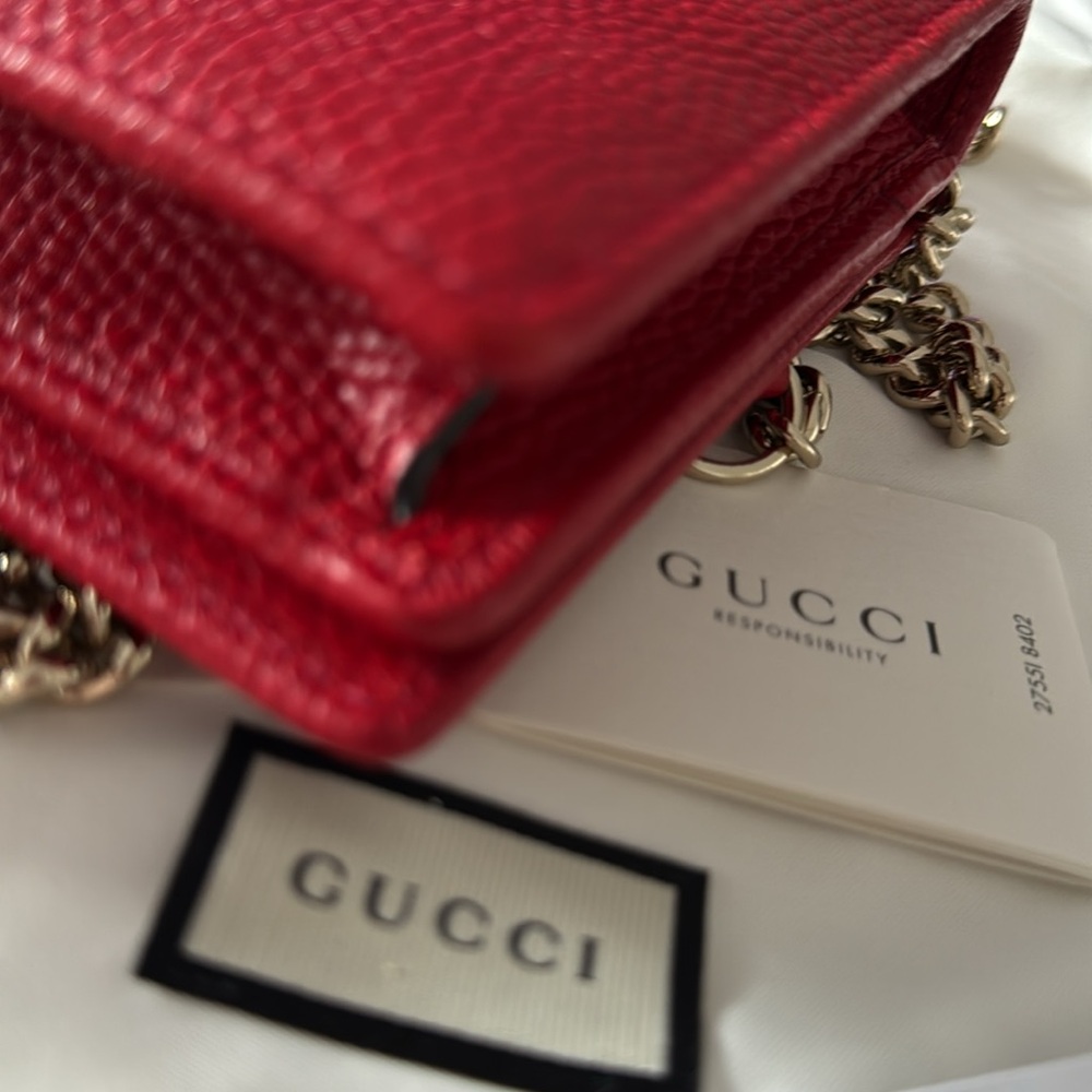 Gucci Red Crossbody Bag with Chain Strap - Picture 8 of 8